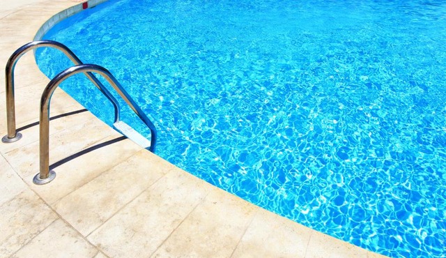 Lake & Pool in Nago-Torbole