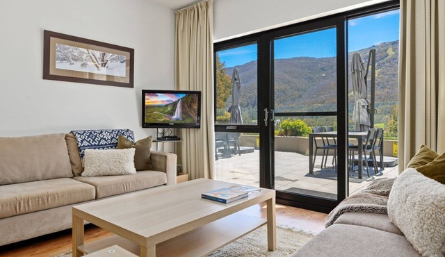 Lantern 15 Terrace with mountain views in Thredbo