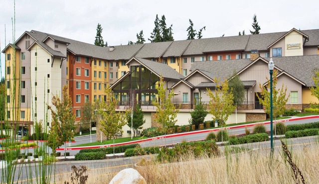 Large Suite w/Full Kitchen | Breakfast Included! in Mukilteo