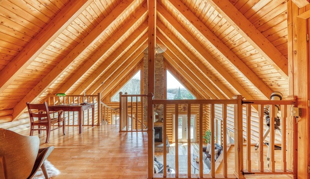 Le Paradis Courchevel - Luxe Chalet with Private Jacuzzi, Pool & Scenic Views in Saint-Adolphe-d'Howard