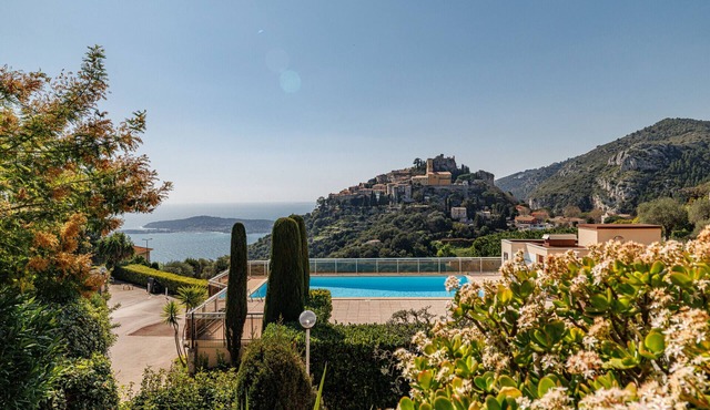 Les Balcons d’Èze – Studio with Terrace, Sea View & Pool in Eze