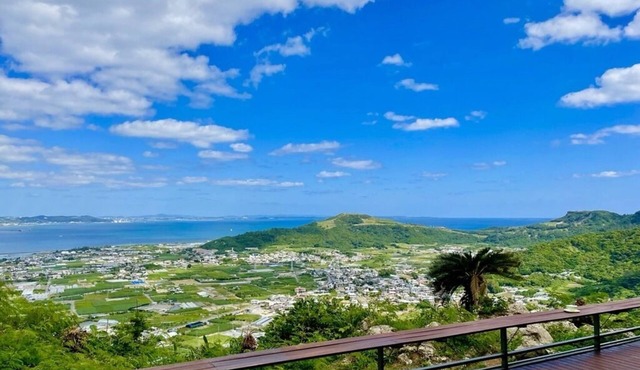 Luxury Oceanview Villa in Okinawa | Private Retreat with BBQ & Japanese Tatami in 南城市