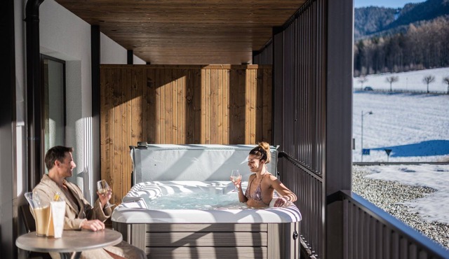 Luxus SPA Wohnung im Chalet mit Whirlpool in Reischach