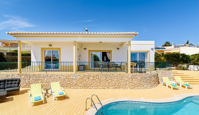 Luz - 3 Bed Private Villa, Sea View, WIFI, Private Saline Pool, heating extra,