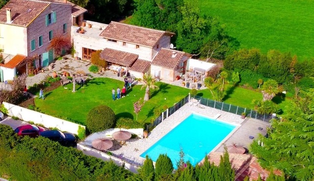 Mas Des Fleurs - Heated pool - Child friendly gardens - Beach 10mins in Perpignan