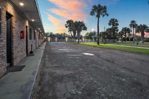 Mathis Motor Inn and RV Park in Mathis