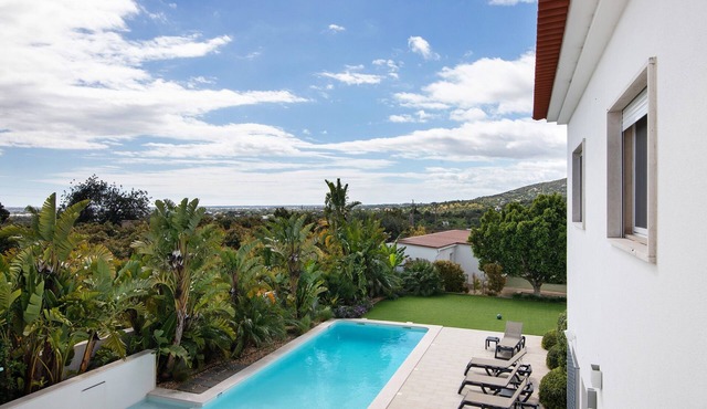 Milreu Guesthouse - Room 'Terra' with Pool view
