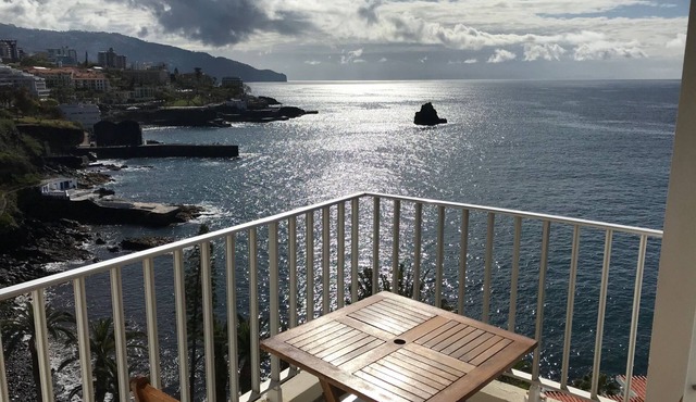 mit Blick auf das Wasser by Interhome