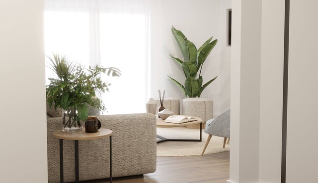 Modern apartment with free parking right by the beach
