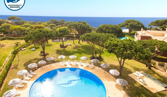 Modern Apartment with Pool – Albufeira