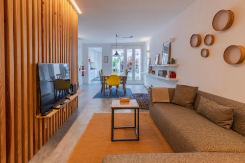 Modern & Hidden Apartment by LovelyStay