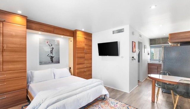 Modern Loft-Style Studio by DTPH Poolside Access & parking in Phoenix