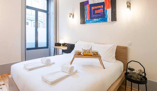 Modern Retro Downtown by LovelyStay in Porto