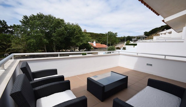 Modern Villa in São Martinho do Porto with Swimming Pool