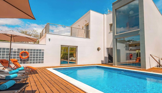 Modern villa with private pool and BBQ