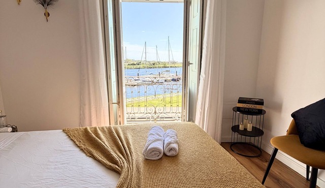 Naval Guest House & Bistrô