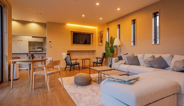 New] Private villa overlooking Mt. Tanigawa｜Near ski resort and hot springs｜Sauna & BBQ｜Pet friendly｜65 min. from Tokyo Station to Jomo Kogen Station (10 min. by car from Jomo Kogen Station on the Joetsu Shinkansen Line) in 利根郡みなかみ町上牧