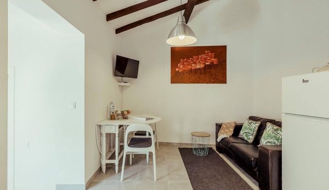 Nice flat with small shared pool