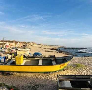 Ninho do Carriço · Praia a 200m · Pátio & KidsZone