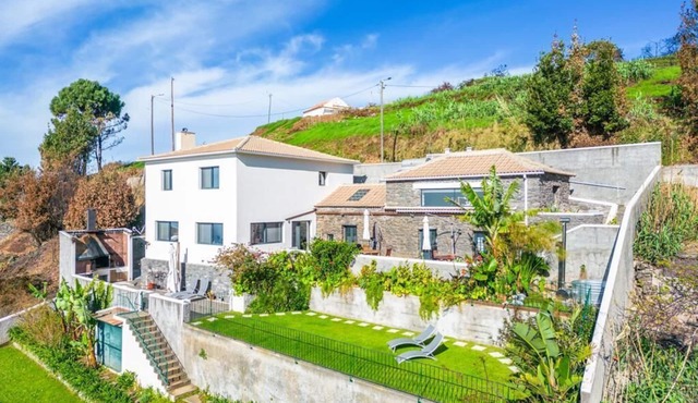 Ocean views: 3-bed villa with terraces & Hot-Tub