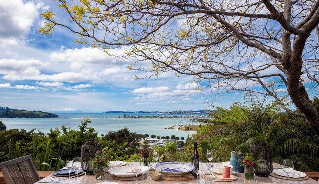 Omaha Views Hideaway - Fantastic Location in Whangateau in Whangateau