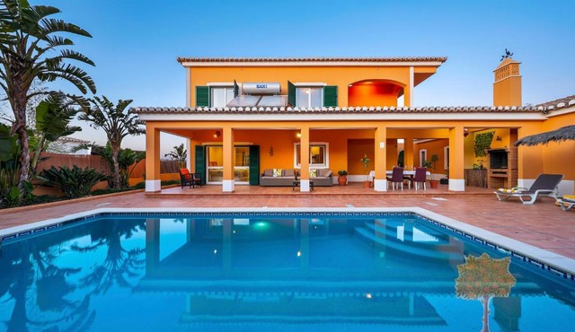 "Orange Tree Villa in Alvor - South - facing Family Villa with Private Poll"