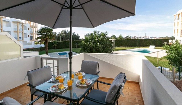 Paradise Place - Pool Balcony