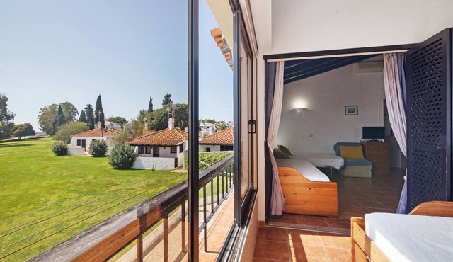 Pedras Del Rei 26 (Pedrinhas I) – Air-Conditioned Apartment with Pool Access
