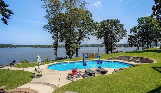 Pool, Dock & Sunset Views! Lake Wateree Retreat in Ridgeway