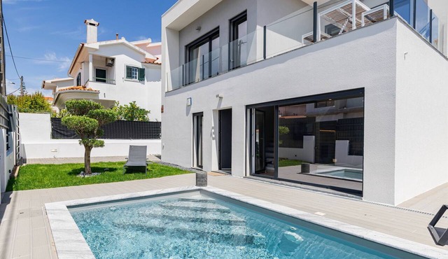 Poolside Oasis by Caparica Beach
