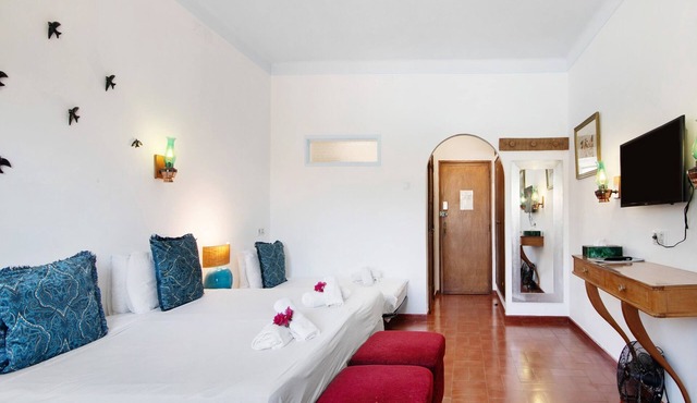 Private Refuge in a Quiet Area with Shared Pool