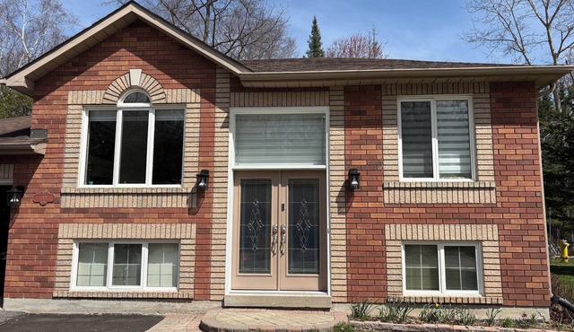 Private rental in residential neighborhood. Beach or woods at your fingertips. in Wasaga Beach