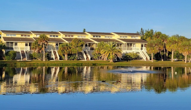 Remodeled Hideaway- Golf Cart, Paddle Boards, Pool, Free Ferry in Placida
