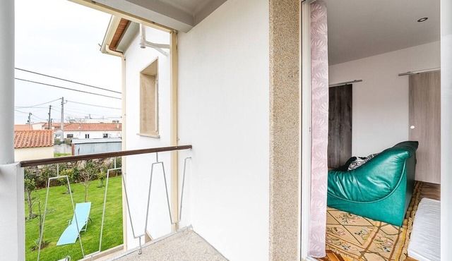 Retro-modern retreat in Esposende