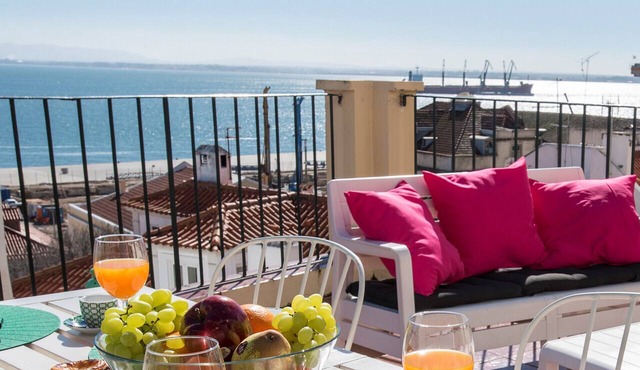 RM7 - Terrace & River View | Alfama | AC | Sleeps 6 | 3 BEDS 2 BATHS | Panteao