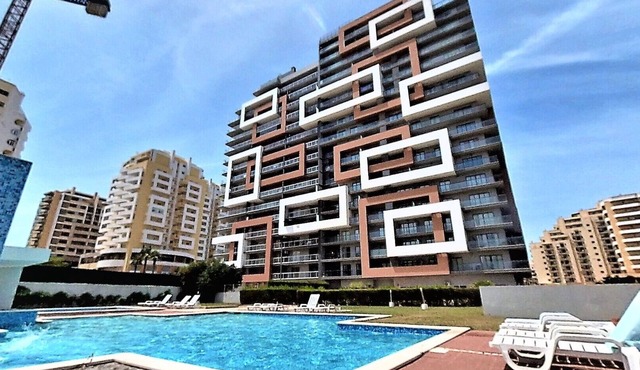 Rocha Tower 11A