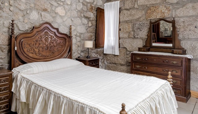 Room 'Casa Do Caldas - Room 6' with Shared Pool, Shared Terrace and Wi-Fi