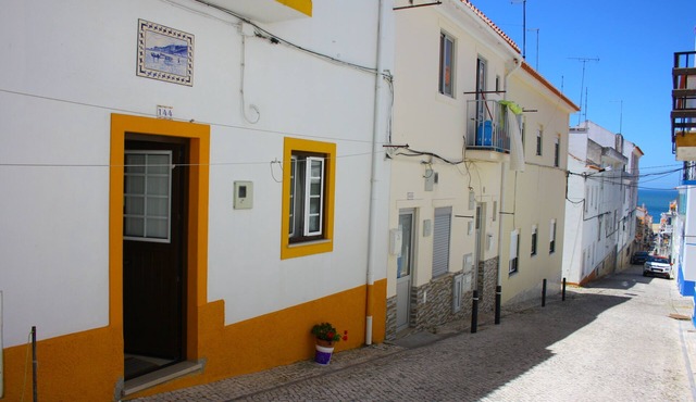 Rustic house featuring traditional Portuguese handicrafts