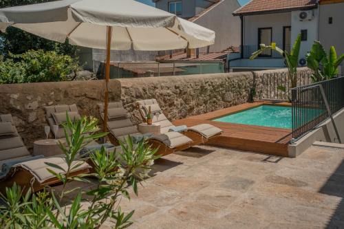 São Victor Residences - 1 Presidential Garden Suite with Private Pool