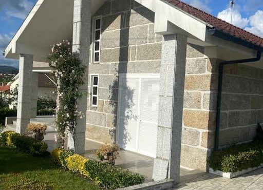 Souto Guimarães Country House