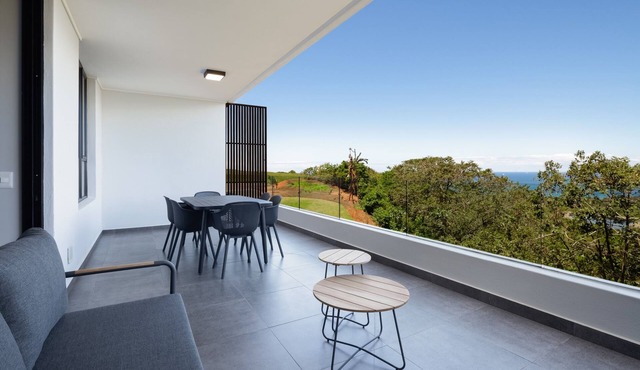 Spacious Apartment with Sea Views , Inverter in Umhlanga