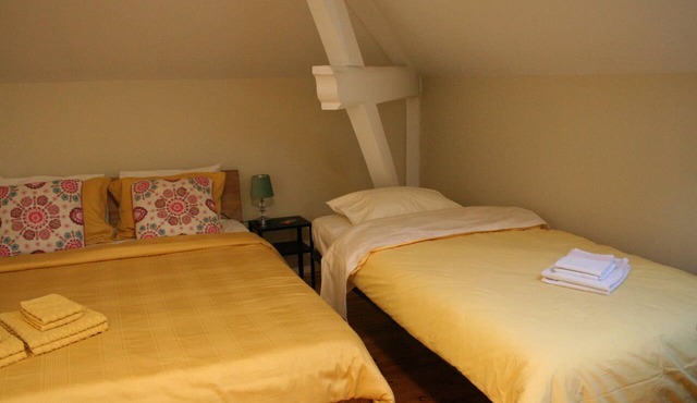 Spacious Family Studio in the Heart of Historic Coimbra! Breakfast Included!