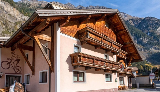 Spacious group house with sauna and ski storage in Sölden-Längenfeld