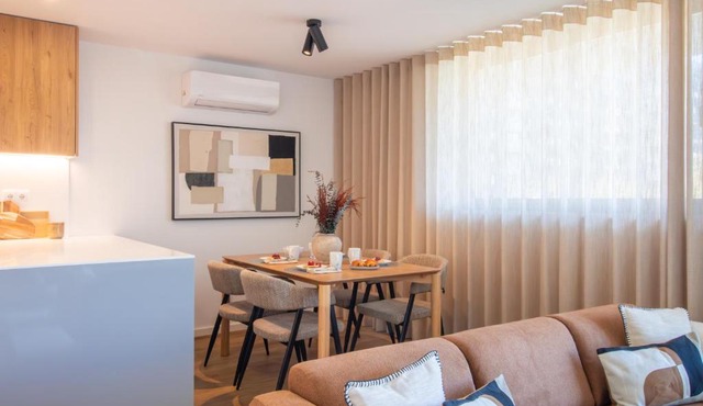 Stylish 2BR in Leça with AC by LovelyStay