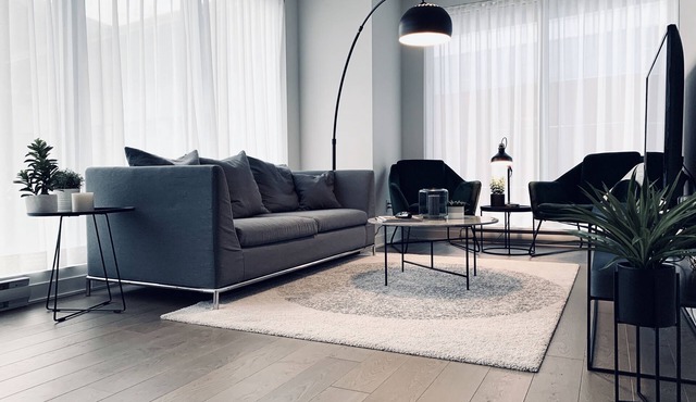 STYLISH & SPACIOUS 2BDR IN 5 STAR DOWNTOWN HIGH RISE COMPLEX in Montreal