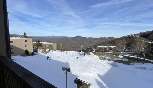 Sugar Ski Comfort Two Bedroom - Unit 436 in Sugar Mountain