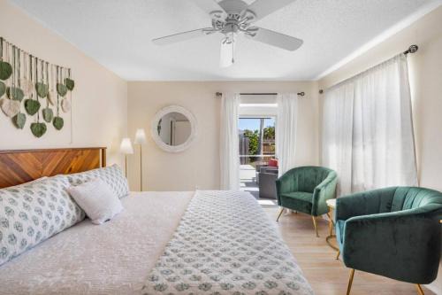 Summer Vacation 10 mins to Beaches Private heated Pool king beds in Venice