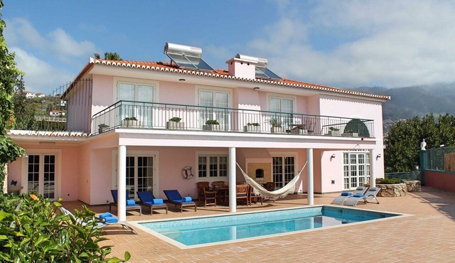 Super Madeira Villa | 5 bedrooms | Casa Funchal Deluxe | Close to all facilities