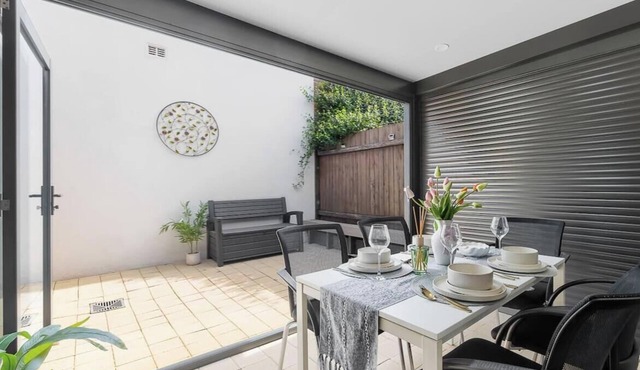 Sydenham | Near Station, Airport & Marrickville in Sydenham