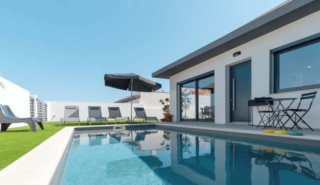 TEQUILA HOUSE - LUXURY HOUSE IN PORTUGAL - Villa with private Swimming Pool in Santa Bárbara